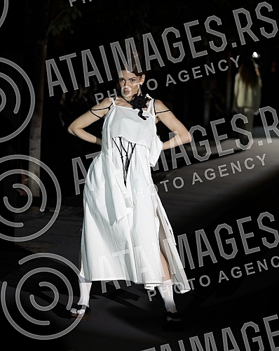 On the occasion of marking thirty years of MS Click, she paid tribute to one of the most important domestic fashion designers to the recently deceased, legendary fashion designer Aleksandar Joksimovic with a fashion show on the plateau in front of th