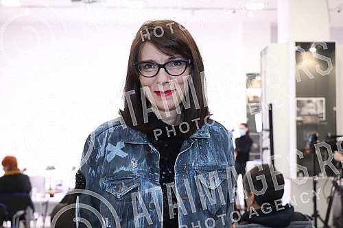 A conversation about the personality and fashion style of the first lady of Yugoslavia, Jovanka Broz, was held at the RTS club.Razgovor o licnosti i modnom stilu prve dame Jugoslavije Jovanki Broz odrzan je  u RTS klubu.