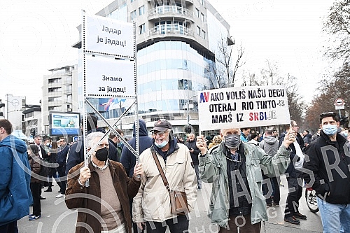 In Novi Sad, the blockade of the crossroads near Futoska pijaca was held from 1 pm to 2 pm, and then the walk along Jevrejska Street, Jovana Subotica Street to the Temerin Crossroads started. U Novom Sadu je odrzana blokada raskrsnice kod Futoske p
