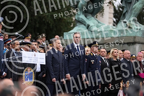The ceremony for the promotion of the youngest officers of the Serbian Armed Forces was held in front of the House of the National Assembly of the Republic of Serbia.Svecanost povodom promocije najmladjih oficira Vojske Srbije odrzana je ispred Dom