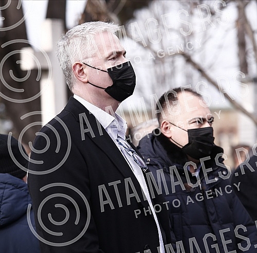 Burial of journalist Ksenija Vucic at the New Cemetery.
Sahrana novinarke Ksenije Vucic na Novom groblju.
Burial of journalist Ksenija Vucic at the New Cemetery.
Sahrana novinarke Ksenije Vucic na Novom groblju.