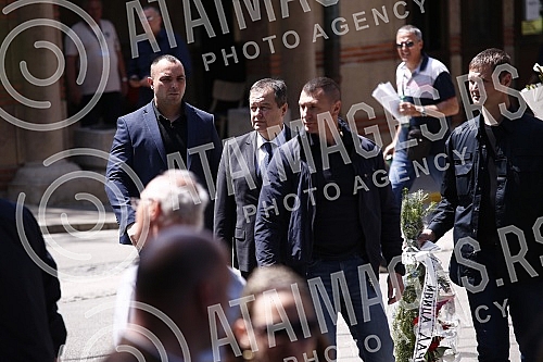 Veselin Vesa Simonovic, director and editor-in-chief of the Nova.rs portal, will be buried in the Alley of Merited Citizens at the New Cemetery in Belgrade, the family received condolences at 1:30 p.m., and the funeral service began at 2 p.m.Veseli