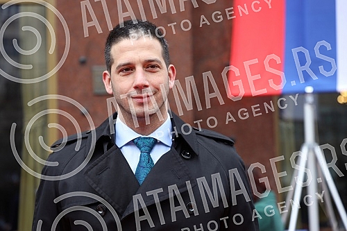 The 112th birthday of the Olympic Committee of Serbia was marked on the plateau in front of the Hotel Moskva.112. rodjendan Olimpijskog komiteta Srbije obelezen je na platou ispred hotela Moskva.