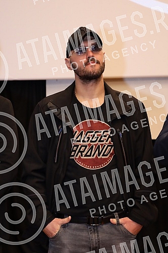 Distributor house Delius film organized a press conference on the occasion of the premiere of the film Surrounded, which is scheduled for April 13 at the Cineplexx cinema Belgrade Gallery.Distributerska kuca Delius film organizovala je konfereciju 