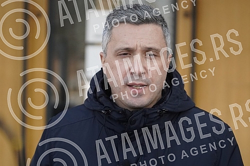 The president of the Serbian movement Dveri, Bosko Obradovic, held a press conference in front of the Second Basic Public Prosecutor's Office, on the occasion of filing criminal charges for theft in a referendum.
Predsednik Srpskog pokreta Dveri Bos The president of the Serbian movement Dveri, Bosko Obradovic, held a press conference in front of the Second Basic Public Prosecutor's Office, on the occasion of filing criminal charges for theft in a referendum.
Predsednik Srpskog pokreta Dveri Bos