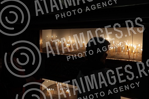 Worship during the Passion Week in the Cathedral Church of St. Archangel Michael on Good Friday - morning with the singing of articles and a procession around the temple.Bogosluzenje tokom Stradalne sedmice u Sabornoj crkvi  Sv. Arhangela Mihaila n