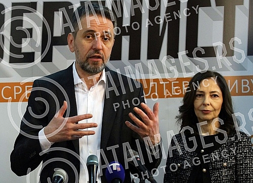 A press conference was held in the premises of the Enough was Enough Sovereignists party, at which the DJB presidential candidate was presented.U prostorijama stranke Dosta je bilo Suverenist odrzana je konferencija za novinare na kojoj je predstav