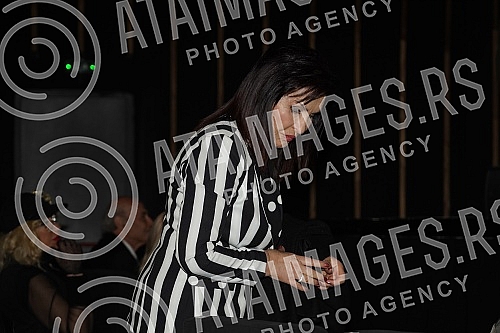 In the big hall of the Kombank hall, after a two-year break, the traditional SEMUS awards ceremony was organized for the most prominent pop and music artists in Serbia.U velikoj sali Kombank dvorane, posle dve godine pauze organizovana je tradicion