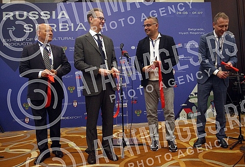 The Serbia-Russia agro-industrial forum has opened at the Hyatt Hotel.U hotelu Hyatt otvoren je agroindustrijski forum Srbija - Rusija. 