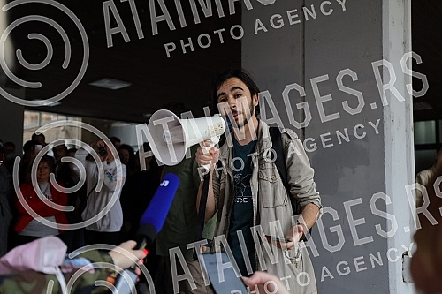 Students are not for sale - protest of students on the plateau near the Faculty of Philosophy.Studenti nisu na prodaju - protest studenata i studentkinja na platou kod Filozofskog fakulteta.