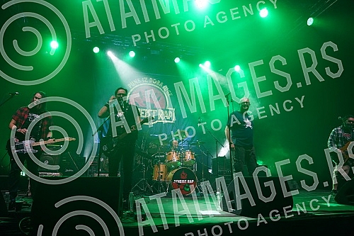 One of the most popular bands in the region, Hladno pivo, organized by the Long Play agency, held a big Belgrade concert in the Belekspo Center, as part of a series of performances before, as they announce, a long concert break.Jedan od najpopularn