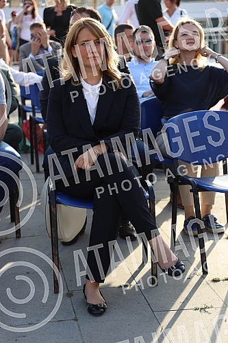 The eighth Belgrade Manifesto was opened on the Sava promenade, near the Captaincy.Na Sava promenadi, kod Kapetanije otvorne je osmi Beogradski Manifest. 