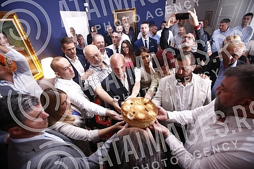 The movement for the renewal of the Kingdom of Serbia by Vojislav Mihailovic marked the party's Patron saint day - Vidovdan.Pokret obnove Kraljevine Srbije Vojislava Mihailovica obelezio je stranacku Slavu - Vidovdan