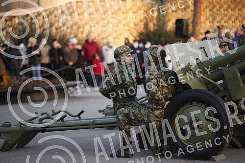 Honorary units of the Serbian Army Guard from the Sava Terrace of the Belgrade Fortress fired honorary artillery fire in honor of the Day of Reconciliation in the First World War - a national holiday in the Republic of Serbia. Pocasne jedinice Gard