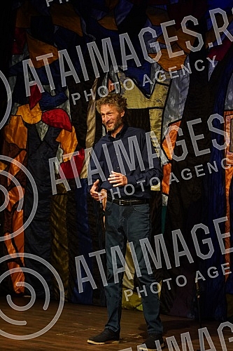 The new theater award for the best direction of the play for children 