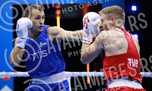 2021 Olympic Boxing World Championships - Stark Arena. Round 32, Light Heavyweight (80kg), Kaan Aykutsun(Turkey) (RED) vs Vladimir Mironchikov (Serbia).Svetsko prvenstvo u olimpijskom boksu 2021 - Stark arena.