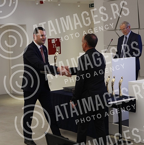 On the occasion of marking the World Quality Day and the European Quality Week in Serbia, the Serbian Chamber of Commerce held an annual award for business excellence - the Oscar of Quality.Povodom obelezavanja Svetskog dana kvaliteta i Evropske ne