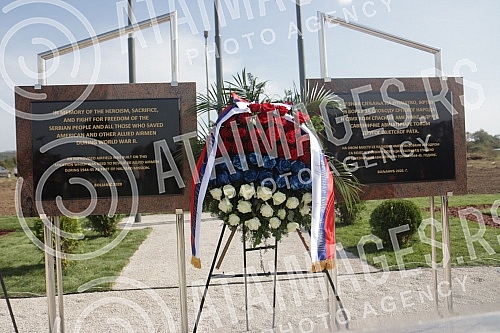 By laying wreaths at the memorial plaque at the site of the improvised airport from which 60 Allied airmen were rescued during 1944 and 1945, the commemoration of the 76th anniversary of Operation Halliard began in Boljanica near Doboj.Polaganjem v