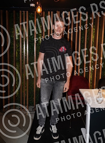 In the Kombank Hall, in the Jazz Canteen in Lisbon, the Plan B Foundation was promoted with the premiere of the first single from the 