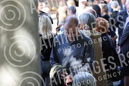 Srbijanka Turajlic, a retired professor of the University of Belgrade and an activist for human rights and freedoms, was buried at the New Cemetery.Profesorka Univerziteta u Beogradu u penziji i i aktivistkinja za ljudska prava i slobode Srbijanka 