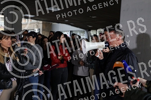 Students are not for sale - protest of students on the plateau near the Faculty of Philosophy.Studenti nisu na prodaju - protest studenata i studentkinja na platou kod Filozofskog fakulteta.