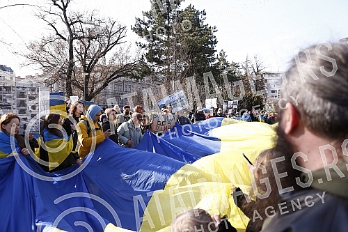 A rally in support of Ukraine and against the dictatorship in Russia and Belarus was held on the Republic Square, organized by an informal group of the Russian, Ukrainian and Belarusian diasporas.Na Trgu Republike odrzan je skup podrske Ukrajini i 