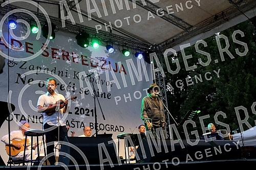 Actor and singer Rade Serbedzija with the accompanying band Zapadni kolodvor held his first concert in Serbia this year in the Botanical Garden in Belgrade, organized by the Association Kultur Explorer, where he presented songs from the album 