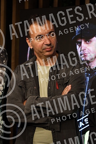 The press conference of the Osvajaci band from Kragujevac was held at the Lisbon club in the mts Dvorana.Konferencija za novinare kragujevackog benda Osvajaci odrzana je u klubu Lisabon u mts Dvorani.