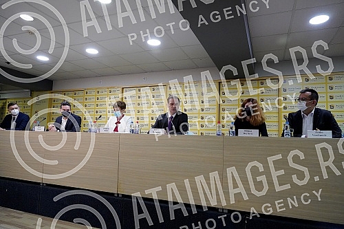 A press conference at which the opposition parties presented the 