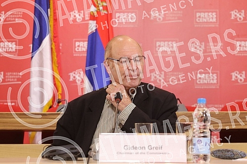 The Report of the Independent International Commission on the Investigation of the Sufferings of All Nations in the Srebrenica Region from 1992 to 1995 was presented at the UNS Press Center.
U Pres centru UNS-a predstavljen je Izvestaj Nezavisne med The Report of the Independent International Commission on the Investigation of the Sufferings of All Nations in the Srebrenica Region from 1992 to 1995 was presented at the UNS Press Center.
U Pres centru UNS-a predstavljen je Izvestaj Nezavisne med