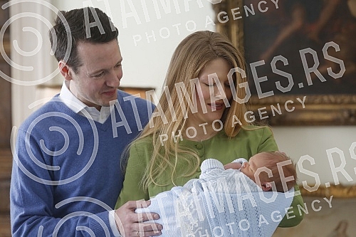His Royal Highness Prince Philip Karadjordjevic and Danica Karadjordjevic with his son Stefan at the White Palace.Njegovo Kraljevsko Visocanstvo Princ Filip Karadjordjevic i Danica Karadjordjevic sa sinom Stefanom na Belom dvoru.