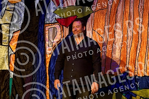 The new theater award for the best direction of the play for children 