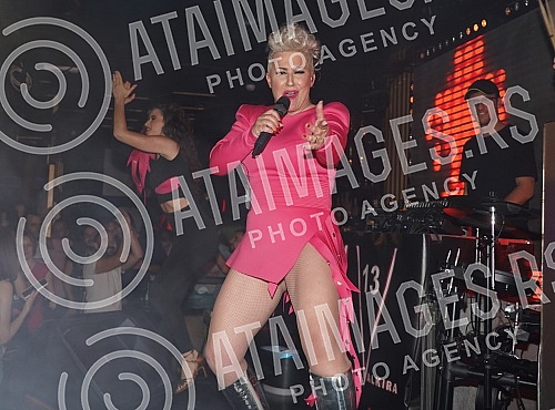 Performance of Indira Levak (Indira ex Colonia) held in raft Port.Nastup Indire Levak na splavu Port.