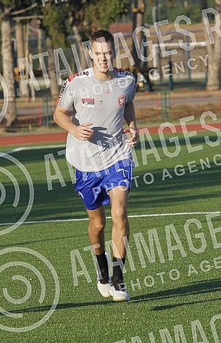The handball players of Crvena zvezda Grundfos are preparing in Ub, where in the coming days they will play a friendly match against the hosts Ub.Rukometasi Crvene zvezde Grundfos su na pripremama u Ubu, gde ce u narednim danima odigrati jednu prij