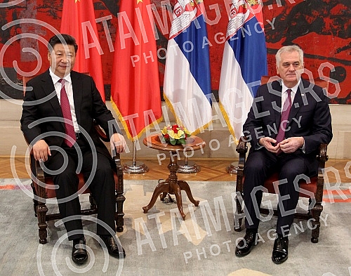 The second day of the visit of the President of China Xi Jinping's continued in the Palace of Serbia.Drugi dan posete predsednika Kine Si Djinping nastavio se svecanim docekom ispred Palate Srbija.