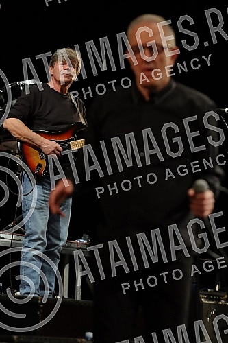 A concert in honor of the legendary drummer Dragoljub Djuricic, the man with the biggest smile on the domestic music scene, was held at the Atelier 212 theater.Koncert u cast legendarnog bubnjara Dragoljuba Djuricica, coveka sa najvecim osmehom na 