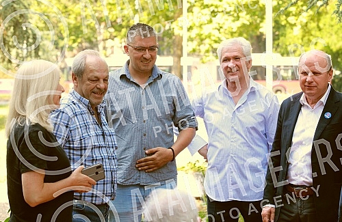 In front of the building of the Third Basic Public Prosecutor's Office, a press conference of the Oslobodjenje movement due to the summons for questioning of a former member of the UKP MUP of Serbia, Milan Dumanovic.
Ispred zgrade Treceg osnovnog ja In front of the building of the Third Basic Public Prosecutor's Office, a press conference of the Oslobodjenje movement due to the summons for questioning of a former member of the UKP MUP of Serbia, Milan Dumanovic.
Ispred zgrade Treceg osnovnog ja
