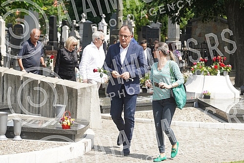 A memorial service on the occasion of the sixth anniversary of Milutin Mrkonjic's death was held in the Alley of Merited Citizens at the New Cemetery, and a QR code was placed on the tombstone, which when wrapped shows information about the late poli A memorial service on the occasion of the sixth anniversary of Milutin Mrkonjic's death was held in the Alley of Merited Citizens at the New Cemetery, and a QR code was placed on the tombstone, which when wrapped shows information about the late poli