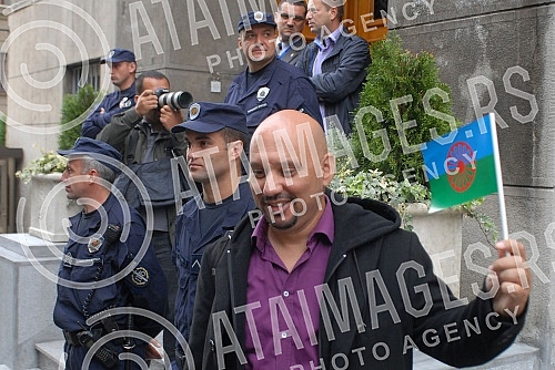 Pocetak jednodnevnog festivala romske kulture i aktivizma setnjom od zgrade Vlade Srbije do Mikser Hausa pod nazivom 