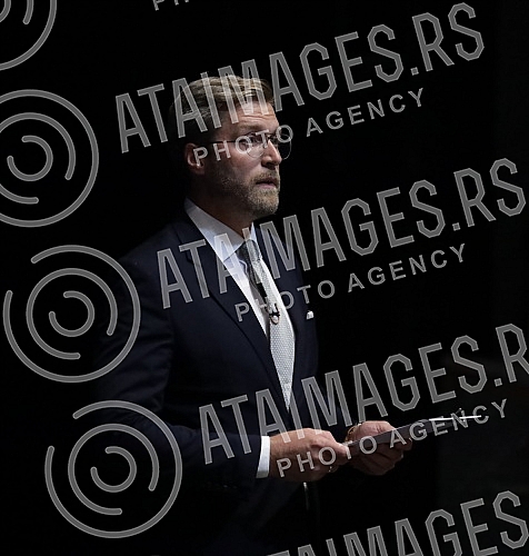 The double, 54th and 55th editions of Bitef, were officially opened tonight at the Yugoslav Drama Theater.Dvostruko, 54. i 55. izdanje Bitefa, svecano je otvoreno veceras u u Jugoslovenskom dramskom pozoristu