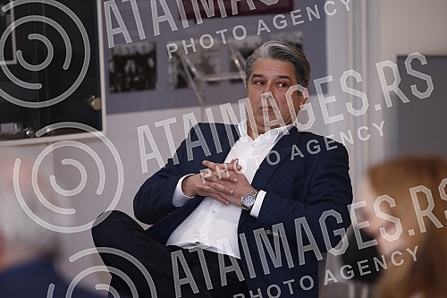 A press conference was held at the RTS Club on the occasion of the presentation of the new, jubilee 85th season of the RTS Symphony Orchestra.
U RTS klubu je odrzana konferencija za medije povodom predstavljanja nove, jubilarne 85. sezone Simfonijsk A press conference was held at the RTS Club on the occasion of the presentation of the new, jubilee 85th season of the RTS Symphony Orchestra.
U RTS klubu je odrzana konferencija za medije povodom predstavljanja nove, jubilarne 85. sezone Simfonijsk