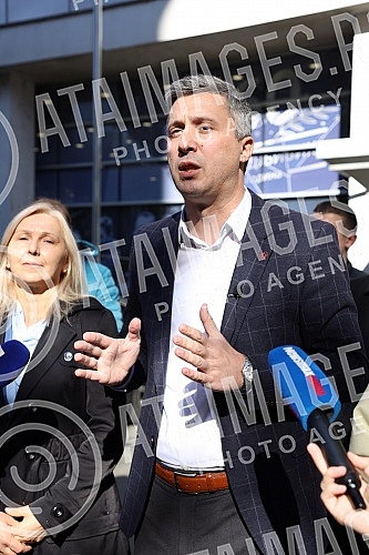 President of the Serbian movement Dveri Bosko Obradovic and environmental activist prof. Dr. Dusko Kuzovic, held a press conference in front of the building of the Radio Television of Serbia, with the topic: 