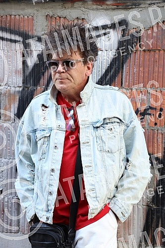 A press conference on the occasion of the announced second concert of the Red Apple group on April 15 in Kombank Hall was held at the Lisbon Club in Kombank Hall.Konferencija za medije povodom najavljenog drugog koncerta grupe Crvena jabuka  15. a