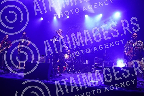 One of the most popular bands in the region, Hladno pivo, organized by the Long Play agency, held a big Belgrade concert in the Belekspo Center, as part of a series of performances before, as they announce, a long concert break.Jedan od najpopularn