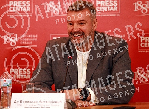 Agreement on cooperation between the Serbian movement Dveri signed, prim. prof. dr Aleka Racica, prof. dr Branimira Nestorovica and prof. Dr. Valentine Arsic Arsenijevic, and on that occasion a press conference was held.Potpisan Sporazum o saradnji