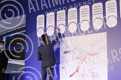 The contractual agreement for the Project of infrastructure construction and filling of the plateau for the metro depot in Makisko polje in Belgrade was signed in the ceremonial hall of the Old Palace.Ugovorni sporazum za Projekat izgradnje infrast