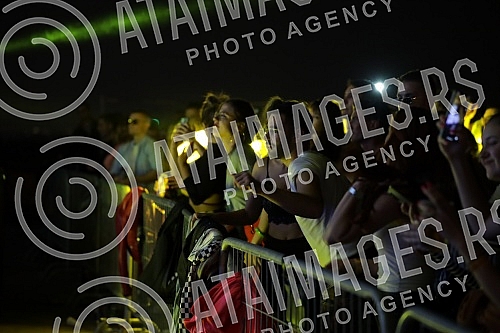 The long-awaited Matinée Fest will host the world's biggest stars of the electronic music scene from August 26 to 28, at the Kalemegdan Fortress, near Pobednik. Dugo ocekivani festival Matinée Fest od 26. do 28. avgusta ugostice najvece svetske zve