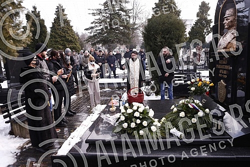 A memorial service on the occasion of the twenty-second anniversary of the death of Zeljko Raznatovic - Arkan was held at the New Cemetery.Pomen povodom dvadeset druge godisnjice od smrti Zeljka Raznatovica - Arkana odrzan je na Novom groblju.