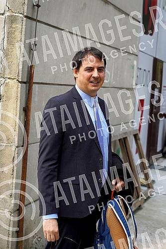 Zoran Kesic in front of the United media studio where the show Zoran Kesic in front of the United media studio where the show