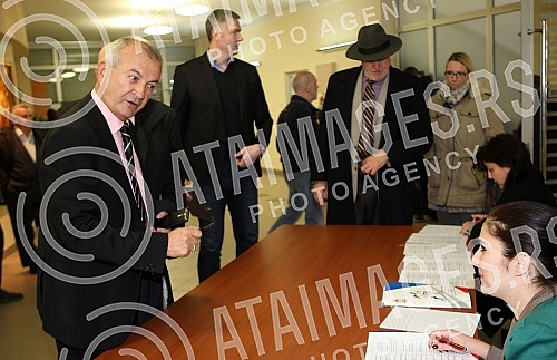 Sastanak predstavnika nacionalnih saveza sa Vanjom Udovicicem - mnistrom omladine i sporta povodom novog zakona o sportu drzana u sali skupstine Stari grad.